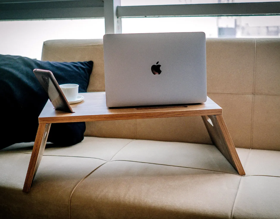 Table de Lit en Bois – Support de Canapé en Bois avec Porte-Gobelet intégré